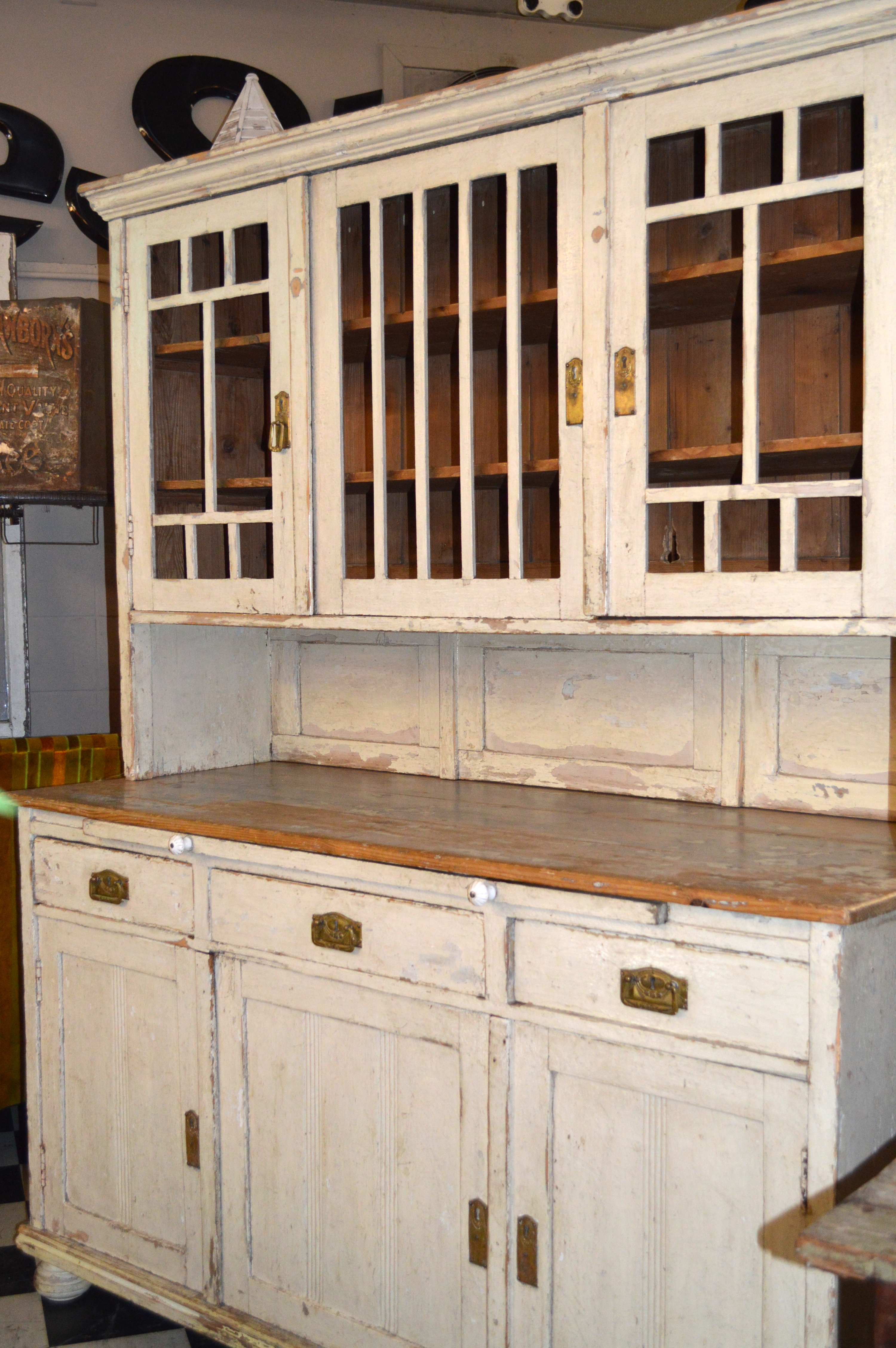 indulge.antiques.gateway.mall.oregon