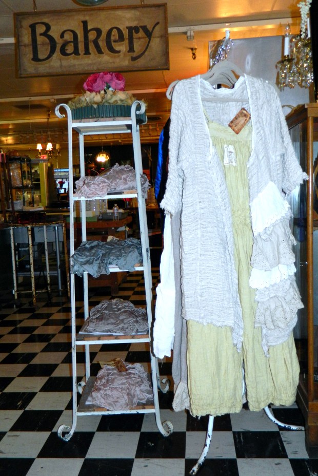 bakery.indulge.antiques